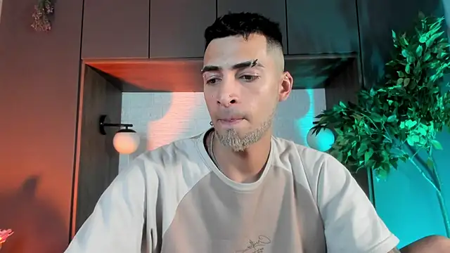 DrakeNeumann 现场XXX聊天