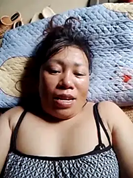 Moon_squirtt Adlı Modelin Canlı XXX Sohbeti