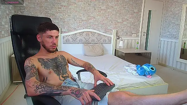 Chat XXX ao vivo de JonahShaw