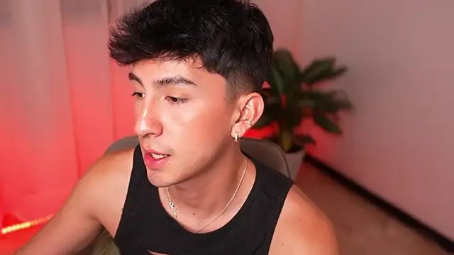 XXX chat uživo modela sweettaaron01