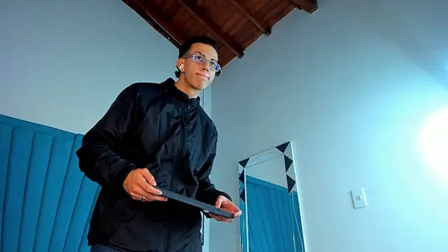 OliverThompsonJS élő XXX-chatje