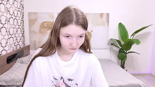 NikaRain Adlı Modelin Canlı XXX Sohbeti