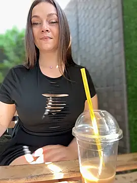 CrazyTori Adlı Modelin Canlı XXX Sohbeti