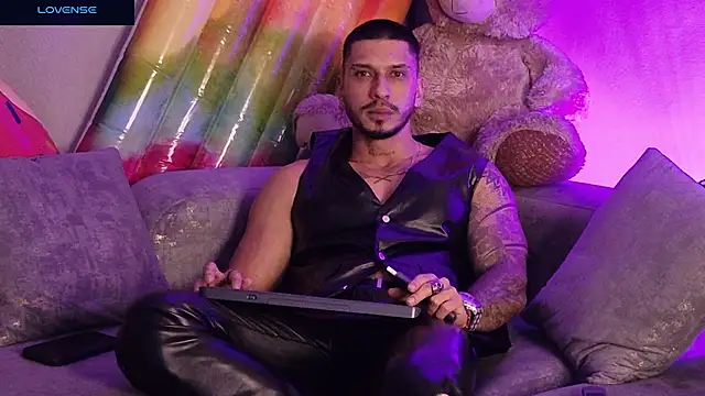 XXX chat uživo modela Seth_Vegaa