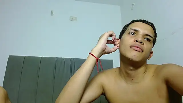 Jose_And_Daniel Chat XXX live