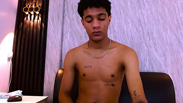 XXX chat uživo modela _Thiago12