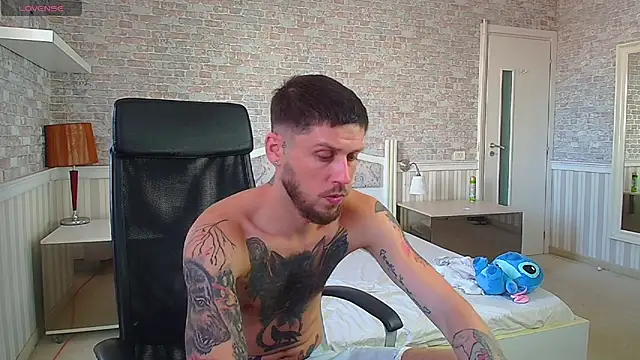 צ'אט XXX בשידור חי של JonahShaw