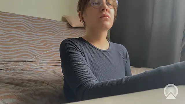 Feloraa Adlı Modelin Canlı XXX Sohbeti