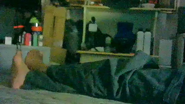 צ'אט XXX בשידור חי של CR3M3_FIR3
