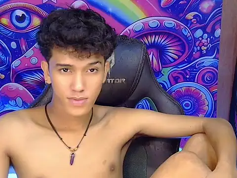 แชท XXX สดของ hugekenbigcock
