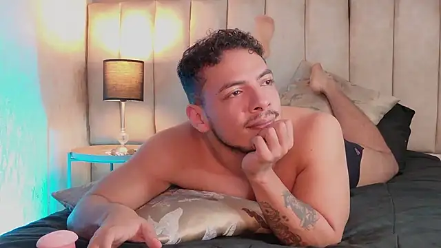 OliverWyse Adlı Modelin Canlı XXX Sohbeti