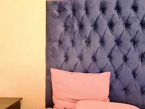 Živý XXX chat EbonySkyeXX