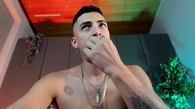 Онлайн чат XXX DrakeNeumann