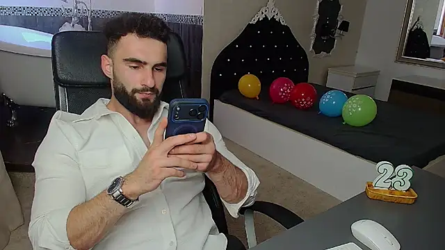 MicahLane's Live XXX Chat