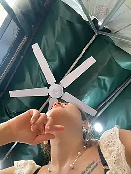 okgirl_23 XXX чат на живо
