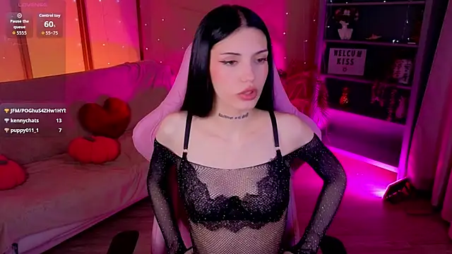 Kelly__Bunny Adlı Modelin Canlı Sohbet Odası
