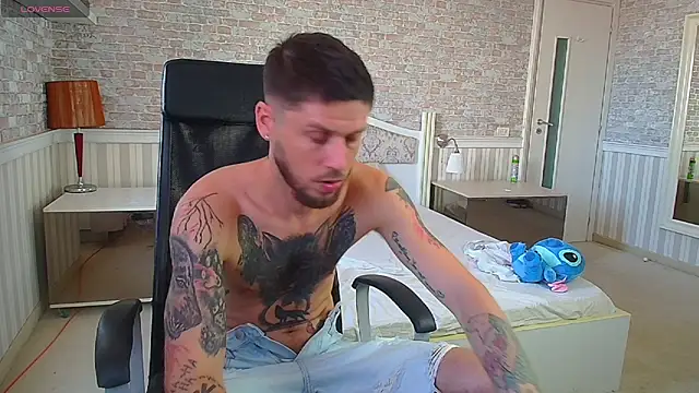 Živý XXX chat JonahShaw