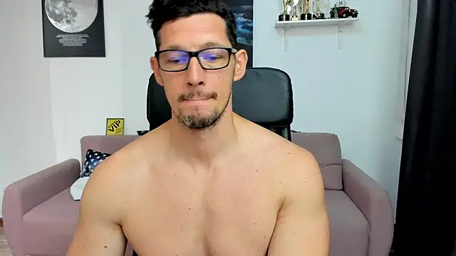 BrutusK08 – Naživo XXX chat