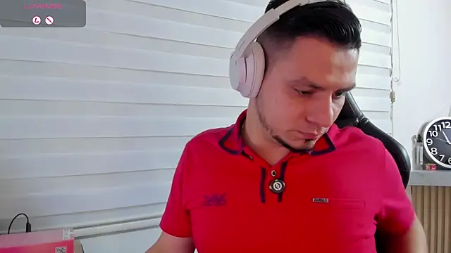 Chat +18 de Rick_Adams ao vivo