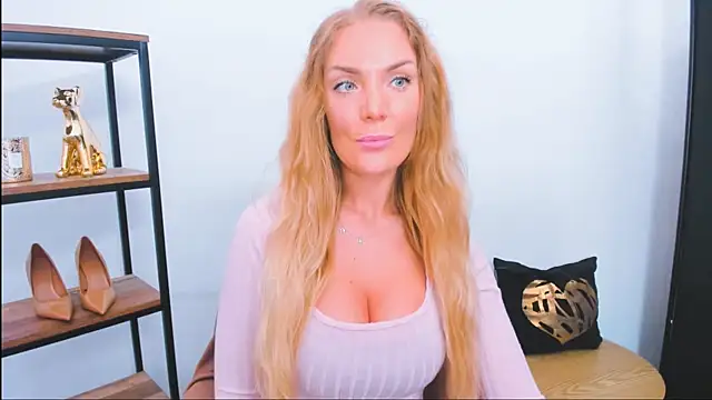 AulloraHoney's Live XXX Chat