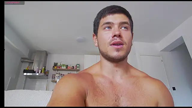 Arilas_ Show in webcam