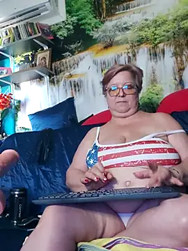 QueenPammy1 Adlı Modelin Canlı XXX Sohbeti