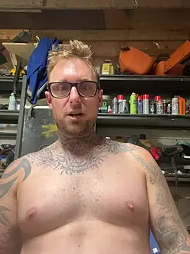 แชท XXX สดของ WIDBIGWHITECOCK
