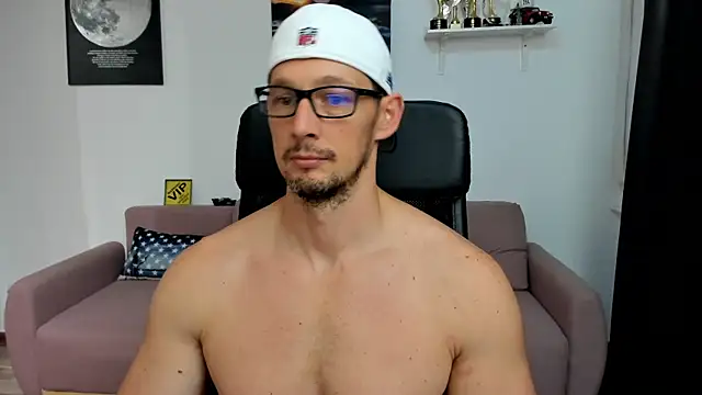 BrutusK08 Live XXX-Chat