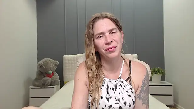 TessaDaybreak's Live XXX Chat