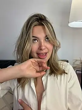 Chatroom XXX en direct de Odett_