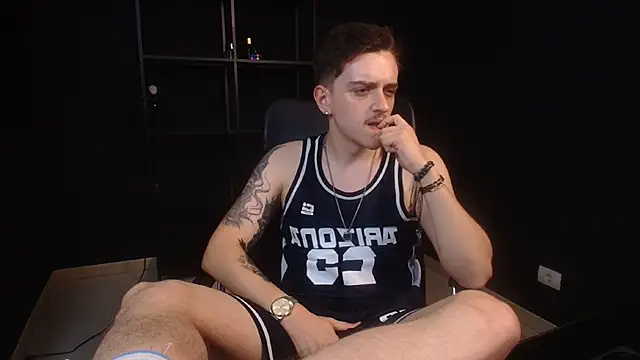 FelixStarkk Chat XXX in diretta
