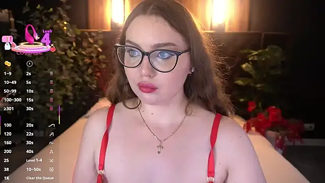 LuxSopphia Chat XXX live