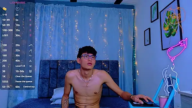 Chatroom XXX en direct de NicolasTorrez
