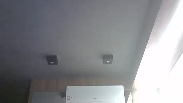 Chat +18 de SkinnyKitten ao vivo