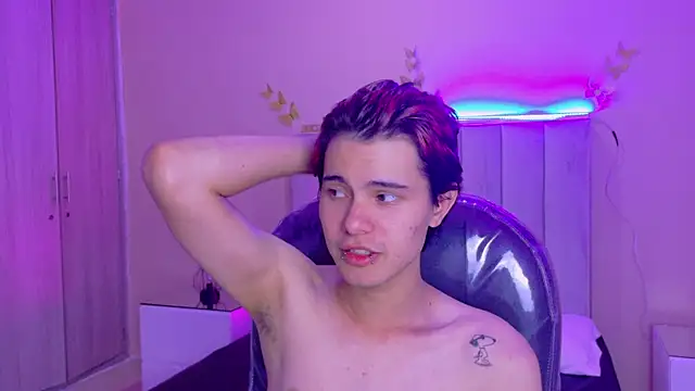 Derek_Sinn Adlı Modelin Canlı XXX Sohbeti