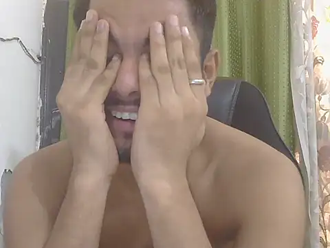 دردشة Stubborndesiboy الجنسية المباشرة