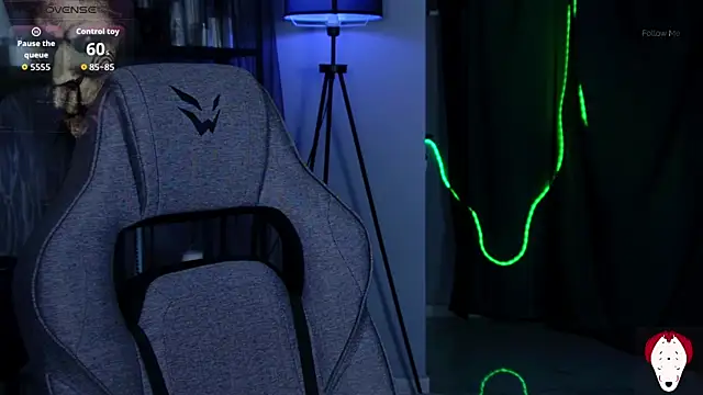 XXX chat uživo modela KiraMontoya