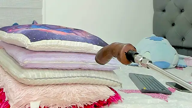 Elizabeth_18_ – Naživo XXX chat