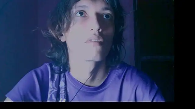Chat +18 de cherryuwu ao vivo