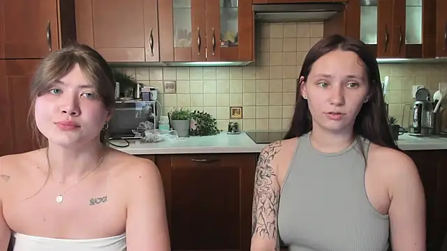 HotCaramellsTV's Live XXX Chat