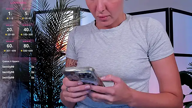 LianaFordn Live XXX chat
