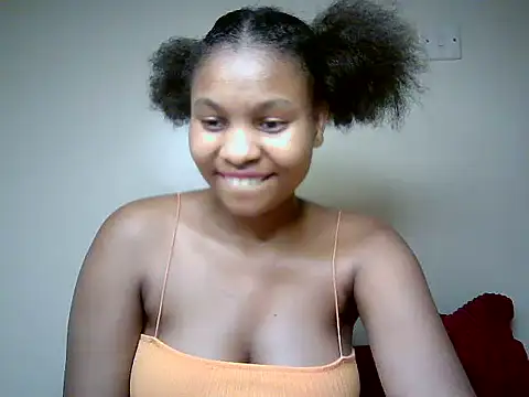 Chat +18 de Swt_smiles ao vivo