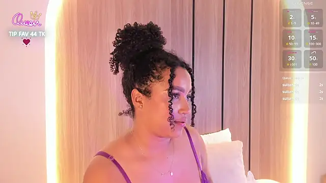 cloe_25 live XXX chat