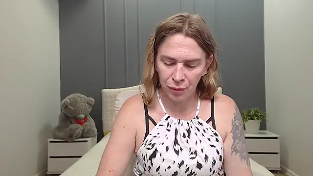 TessaDaybreakn Live XXX chat