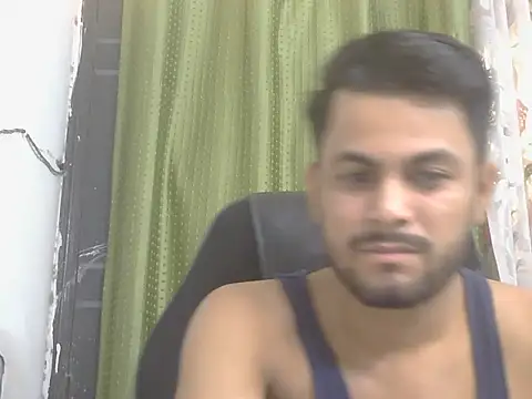 צ'אט XXX בשידור חי של Stubborndesiboy