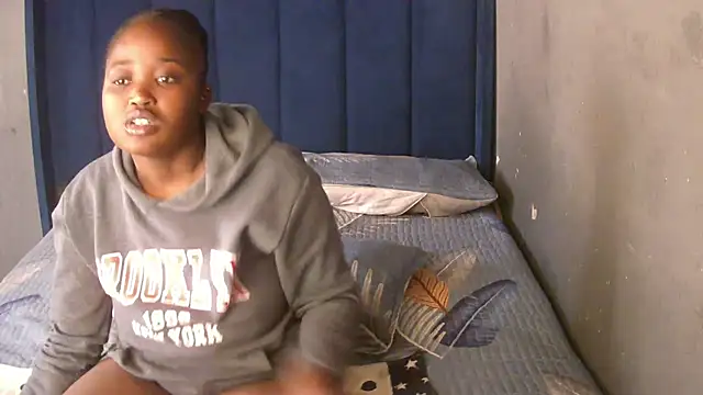 FREAKBARBIE02's Live XXX Chat