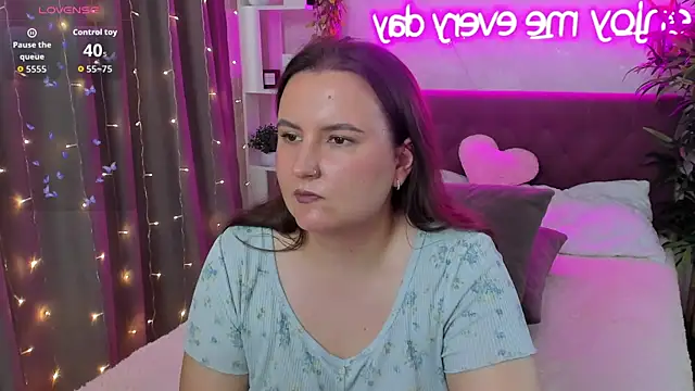 Czat XXX na żywo – FeralPeach