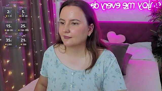 FeralPeach Chat XXX in diretta