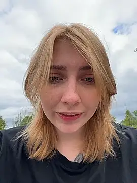 Sunny___Bunny Chat XXX live