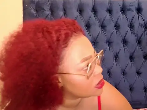EbonySkyeXX Chat XXX in diretta
